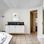 Feriehus Four-bedroom In